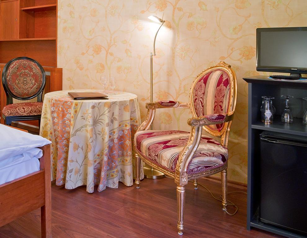 Zum Kranz Garni Hotell Bad Rippoldsau Rum bild
