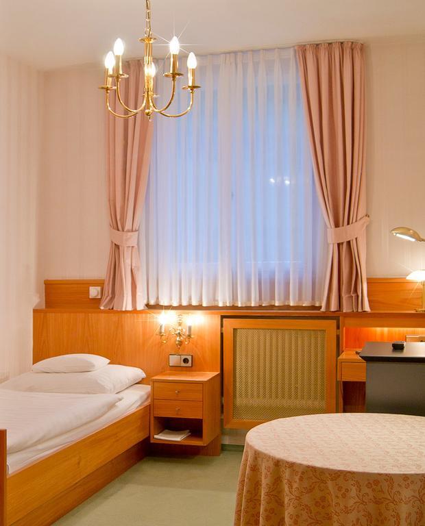 Zum Kranz Garni Hotell Bad Rippoldsau Rum bild