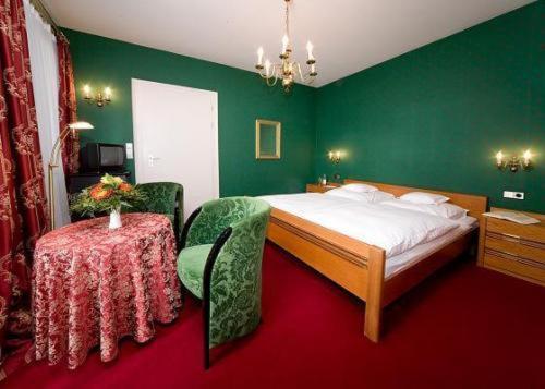 Zum Kranz Garni Hotell Bad Rippoldsau Exteriör bild