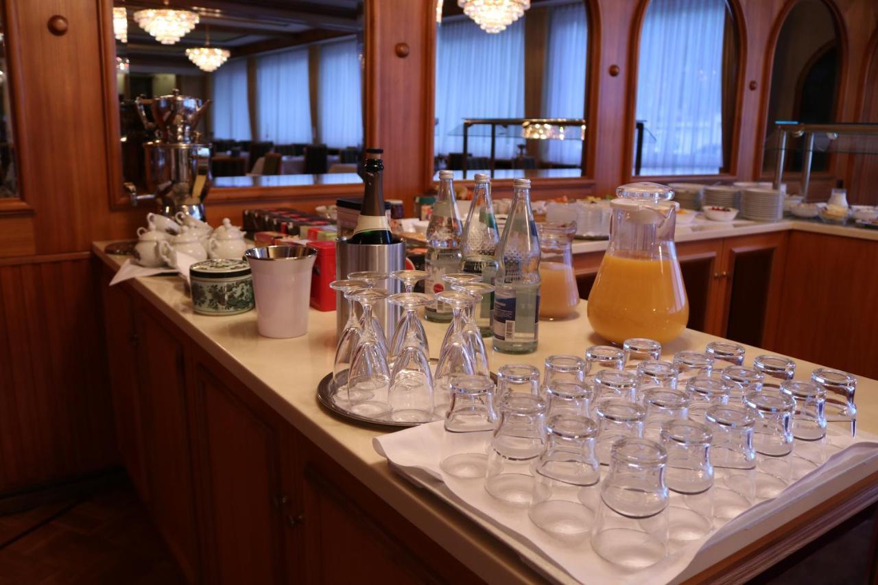 Zum Kranz Garni Hotell Bad Rippoldsau Exteriör bild