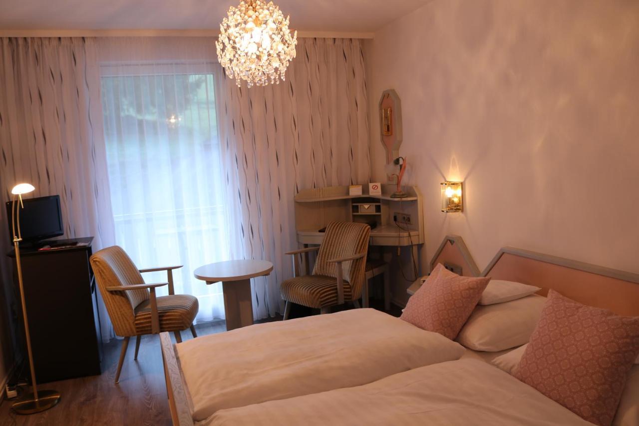 Zum Kranz Garni Hotell Bad Rippoldsau Exteriör bild